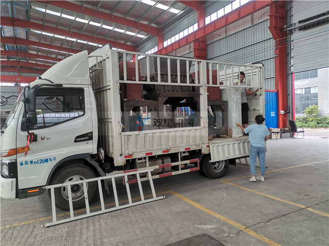 1000型<a href='http://www.hncaizheng.cn/ssxl/10.html' target='_blank'><span>金屬撕碎機(jī)</span></a>發(fā)貨發(fā)往河北