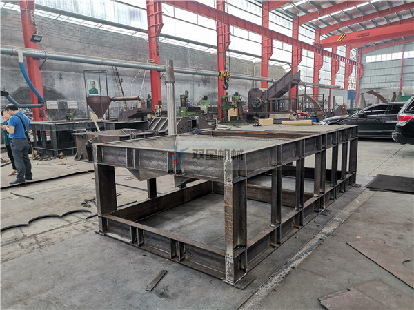 <a href='http://www.hncaizheng.cn/psxl/4.html' target='_blank'><span>廢鋼破碎機</span></a>設(shè)備客戶現(xiàn)場考察