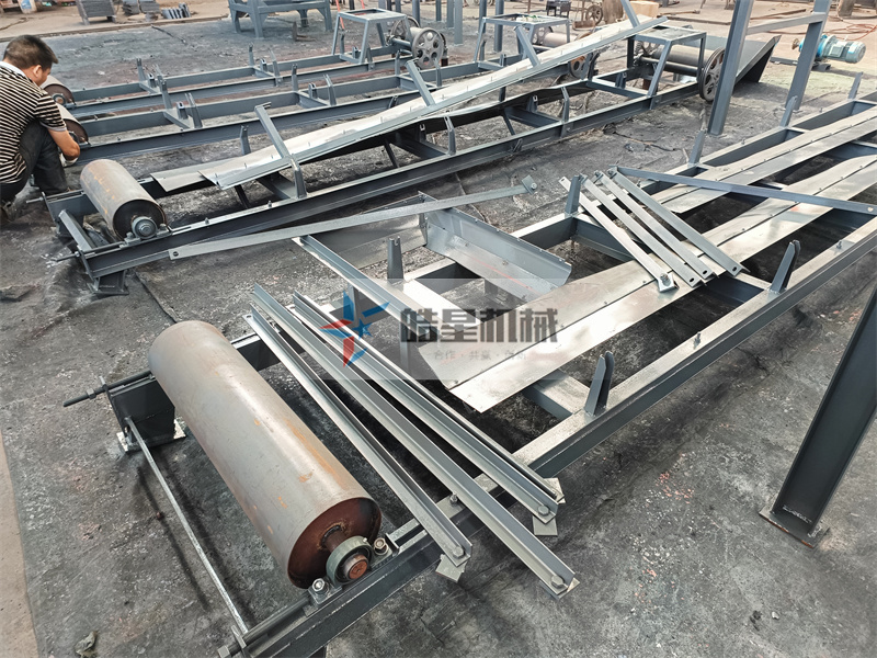 <a href='http://www.hncaizheng.cn' target='_blank'><span>鋁合金破碎機</span></a><a href='http://www.hncaizheng.cn/psxl/1279.html' target='_blank'><span>廢鋁破碎</span></a>分選設備輸送帶設備生產(chǎn)現(xiàn)場